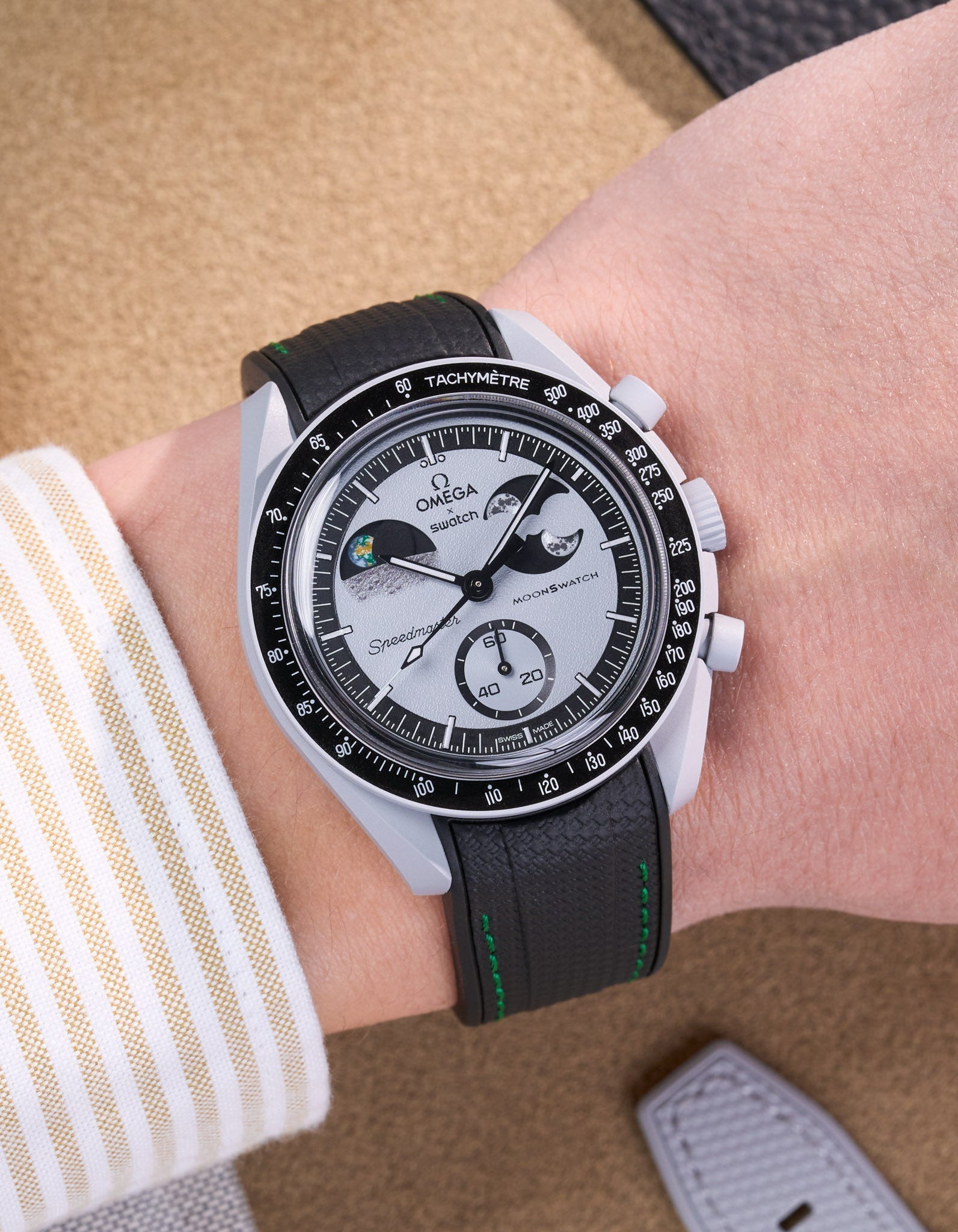 MoonSwatch Mission To EarthPhase Watch (Rubber Strap)