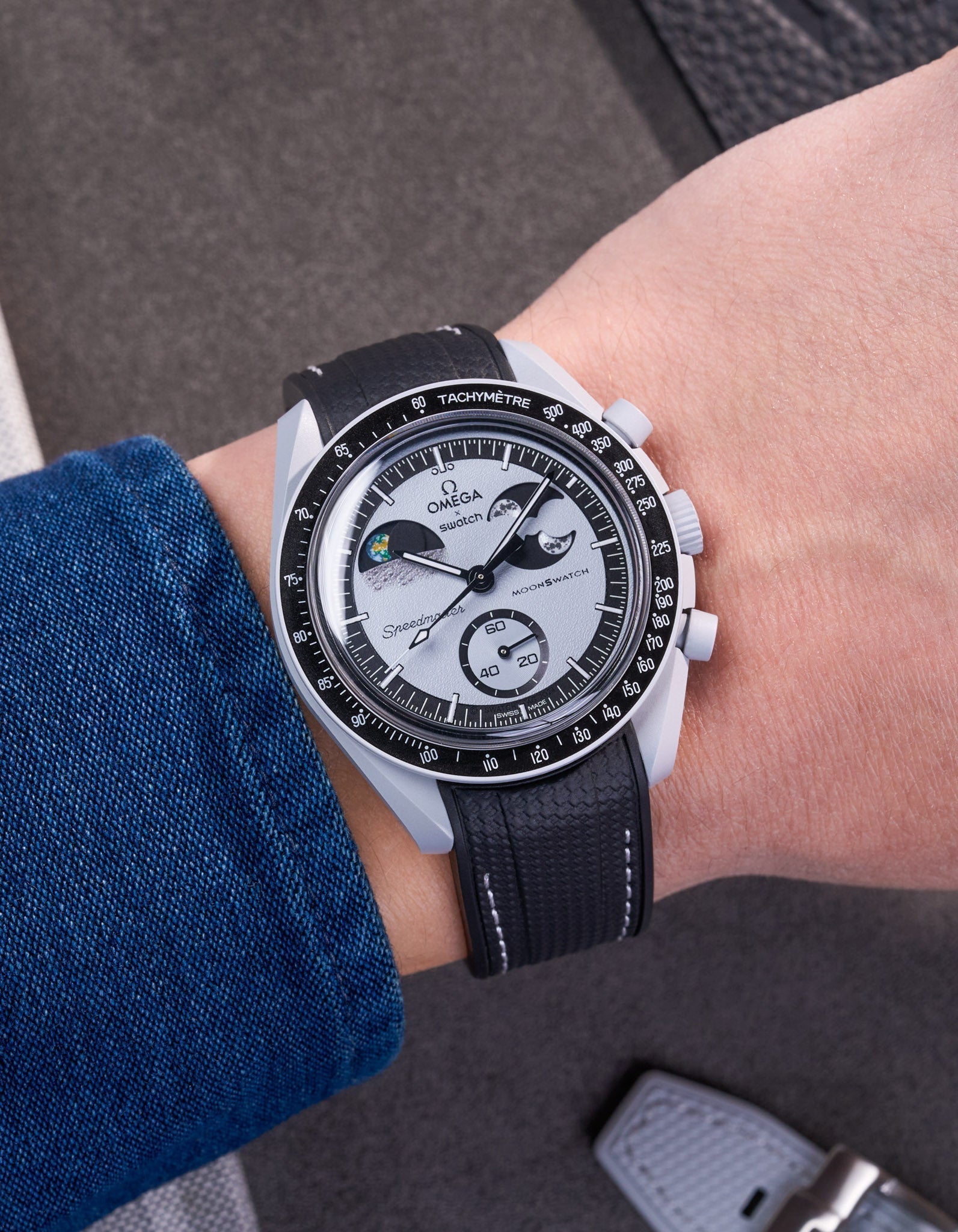 MoonSwatch Mission To EarthPhase Watch (Rubber Strap)
