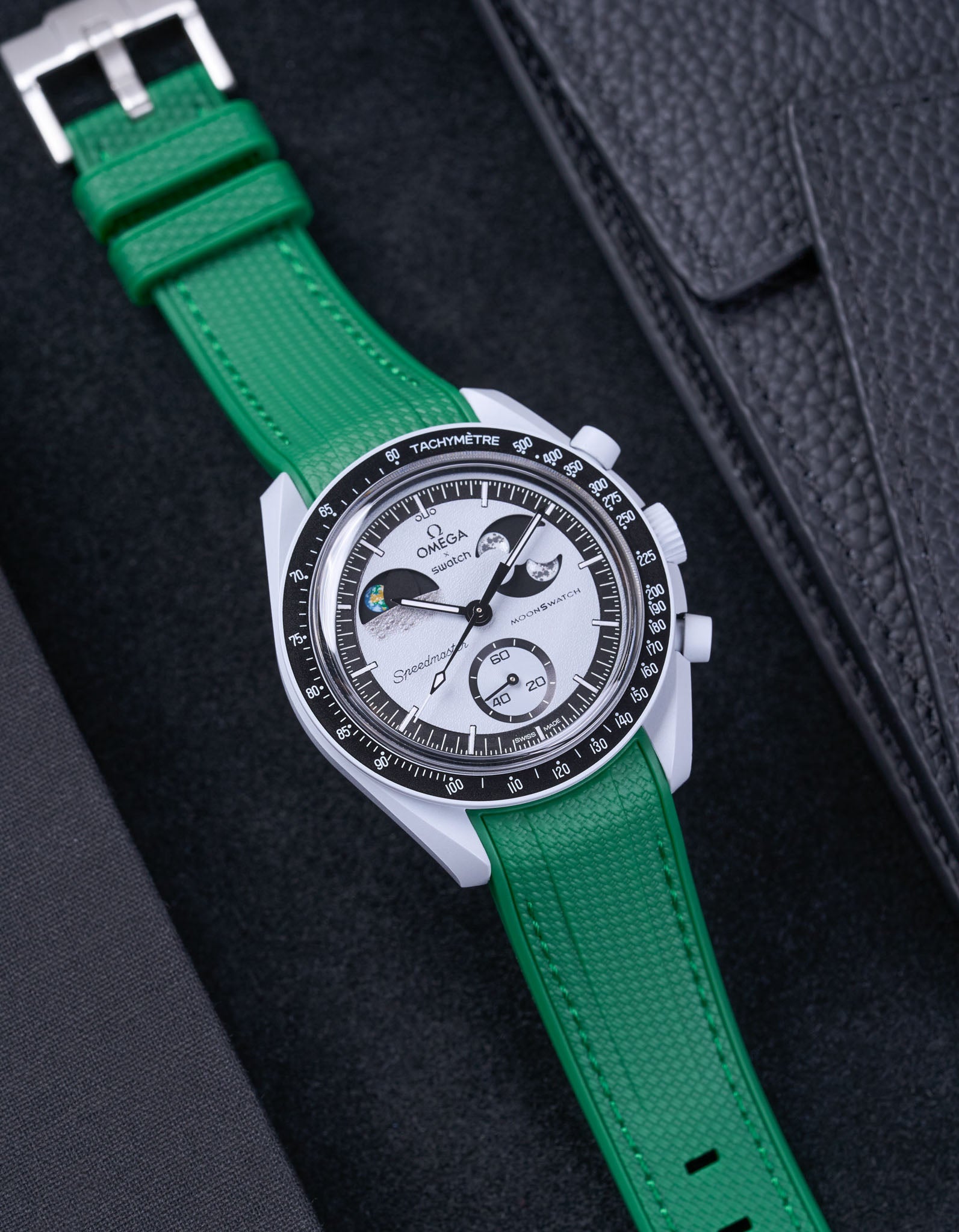 MoonSwatch Mission To EarthPhase Watch (Rubber Strap)