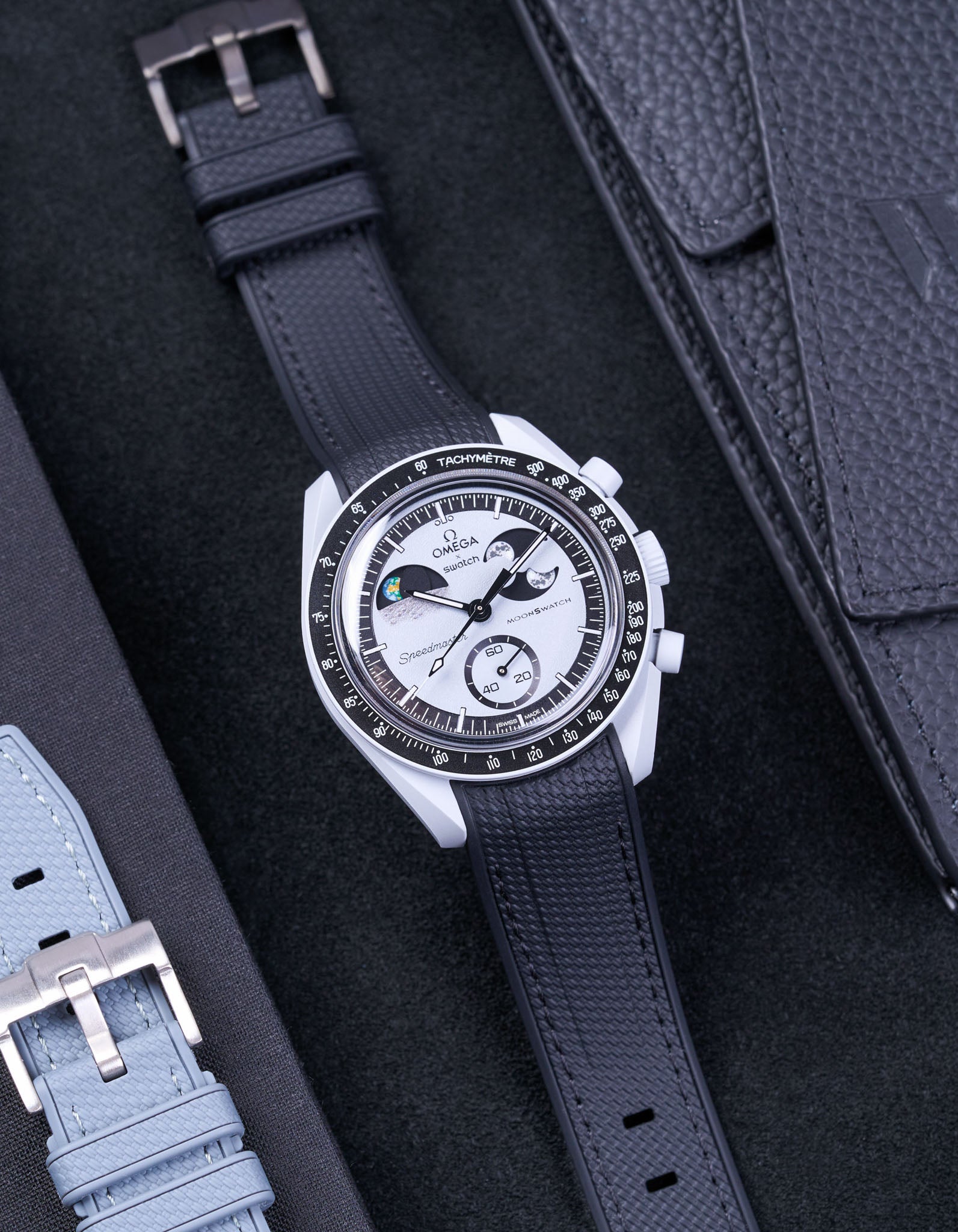 MoonSwatch Mission To EarthPhase Watch (Rubber Strap)