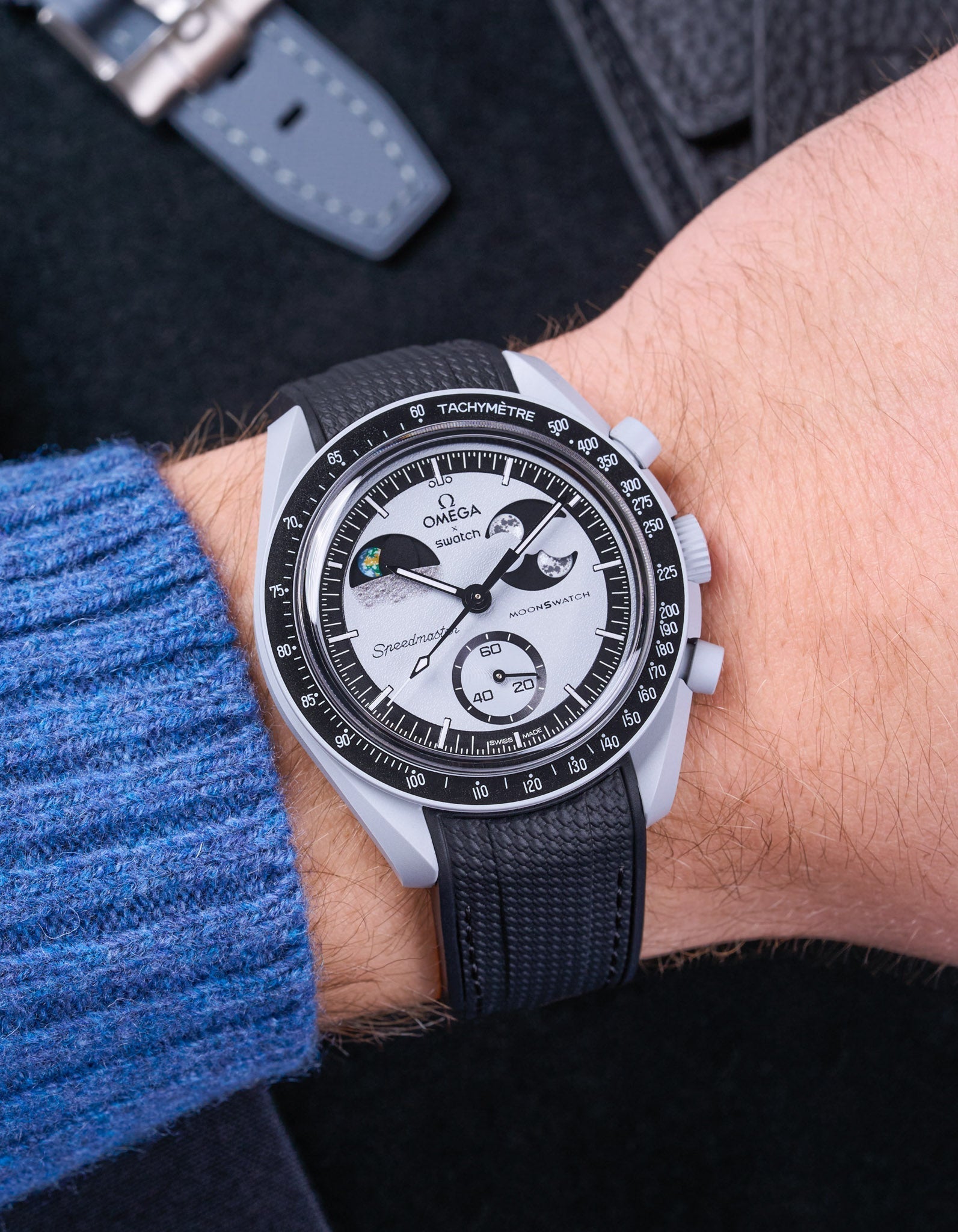 MoonSwatch Mission To EarthPhase Watch (Rubber Strap)
