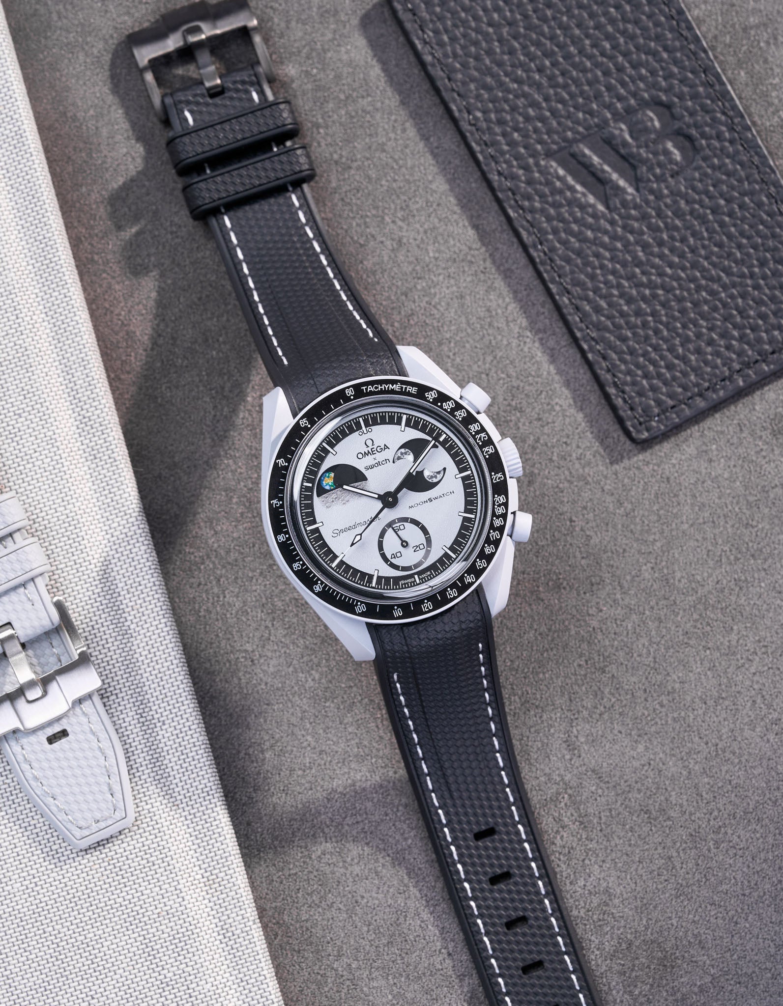 MoonSwatch Mission To EarthPhase Watch (Rubber Strap)